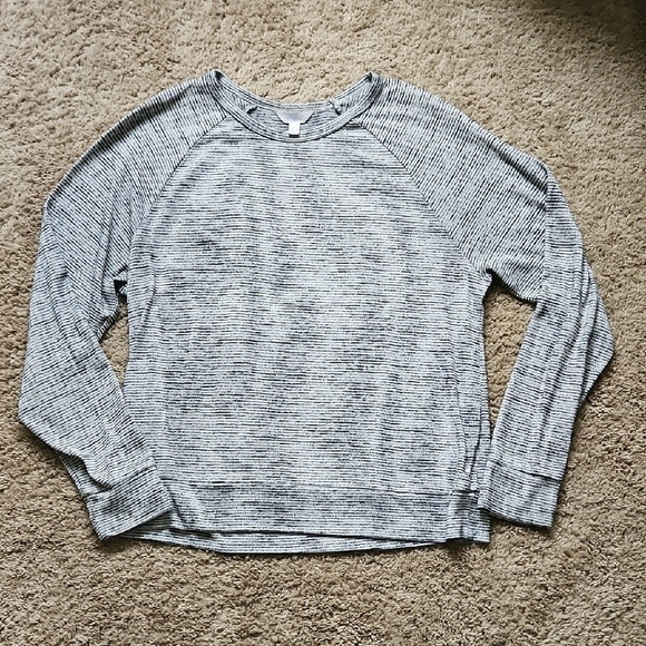 Time and Tru Sweaters - Time and Tru Black and White Knit Top, Size L